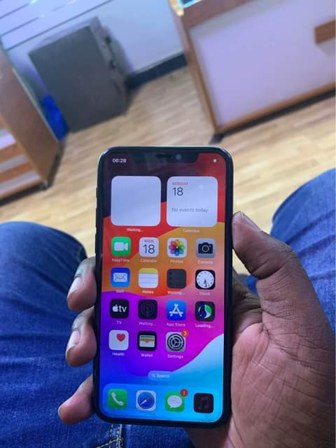A picture of iPhone 11 Pro no face