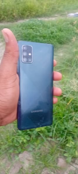 A picture of SAMSUNG A71 A23
