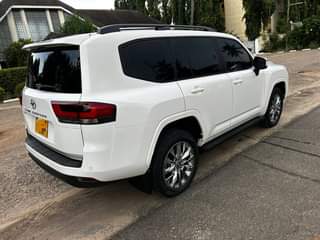 A picture of Car for sale price 340 call 0715100028