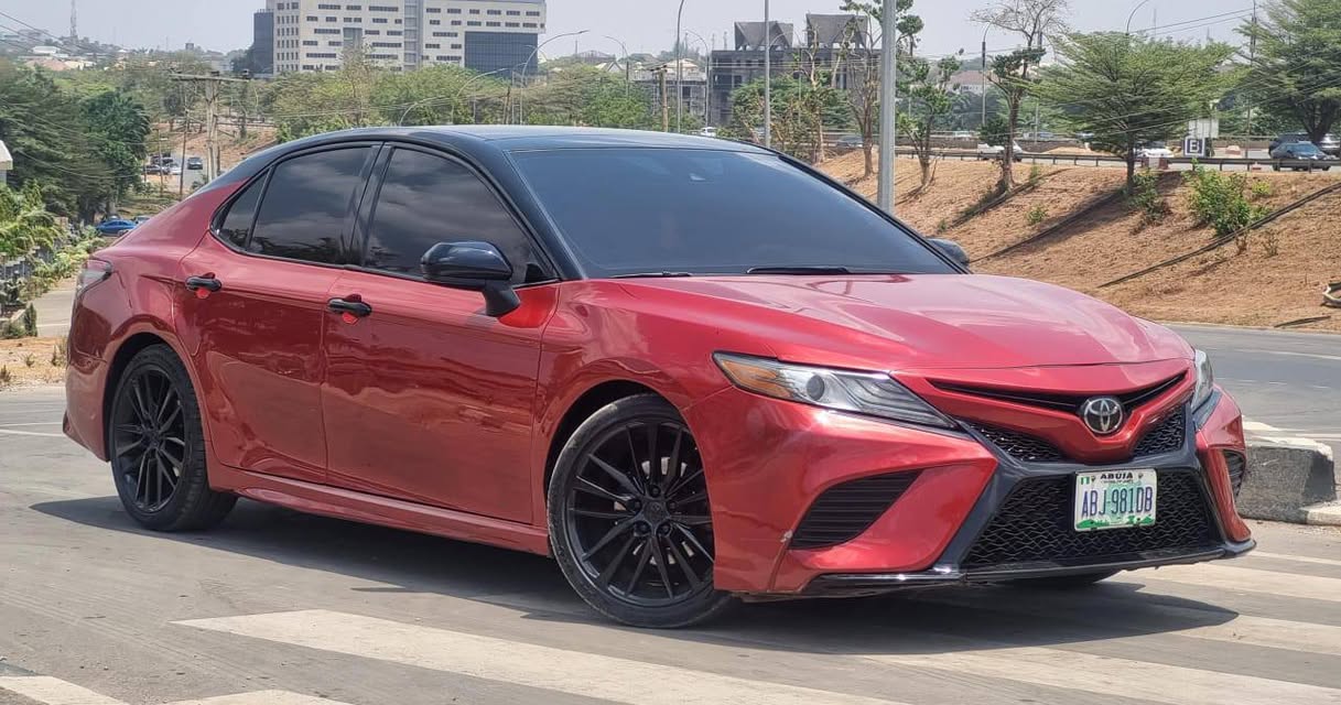 A picture of EXTREMELY SHARP 2019 TOYOTA CAMRY XSE KEYLESS WITH PANORAMIC AND