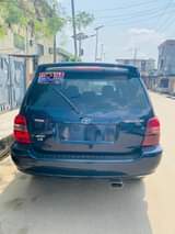 A picture of Toyota Highlander 2004