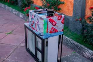 A picture of ice cream machine