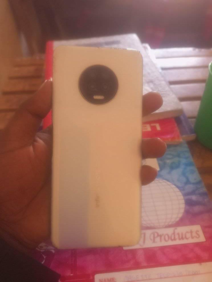 A picture of Infinix note 7