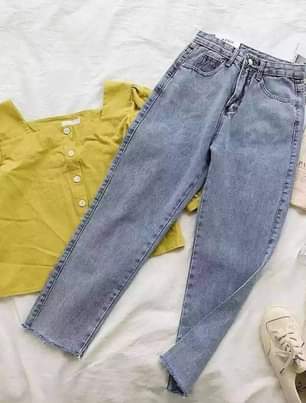 A picture of Boyfriend Jeans 25k