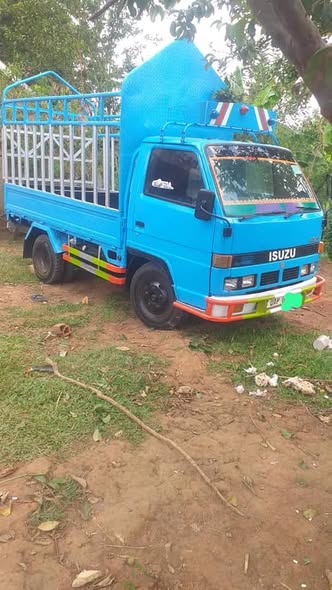 A picture of Isuzu 17 5m call 0701488581 what s app 0776417404