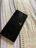 A picture of Samsung Galaxy S10 duos at 400k Slight crack 128GB 8GB