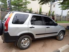 A picture of 2004 Honda CRV First body