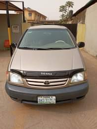 A picture of Toyota sienna Engine Gear AC Interior Clean exterior Buy and