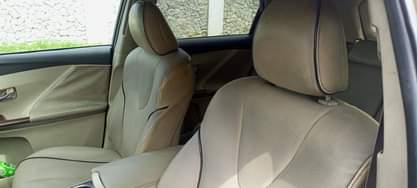 A picture of Toyota venza 2009 model first flash on first body location