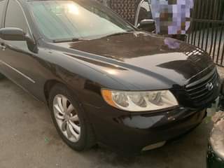 A picture of Hyundai Azera 08
