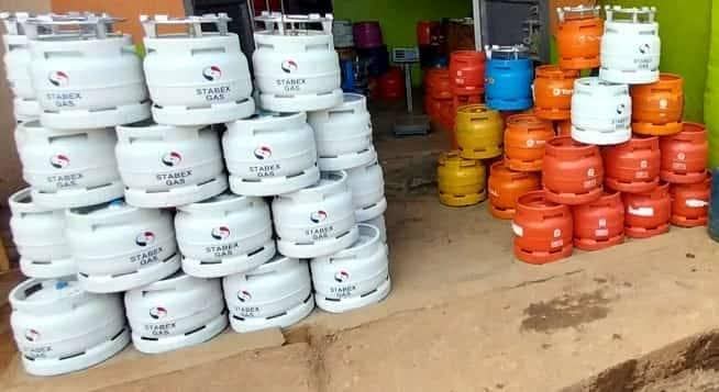 A picture of Gas refills and full sets. We also buy empty gas