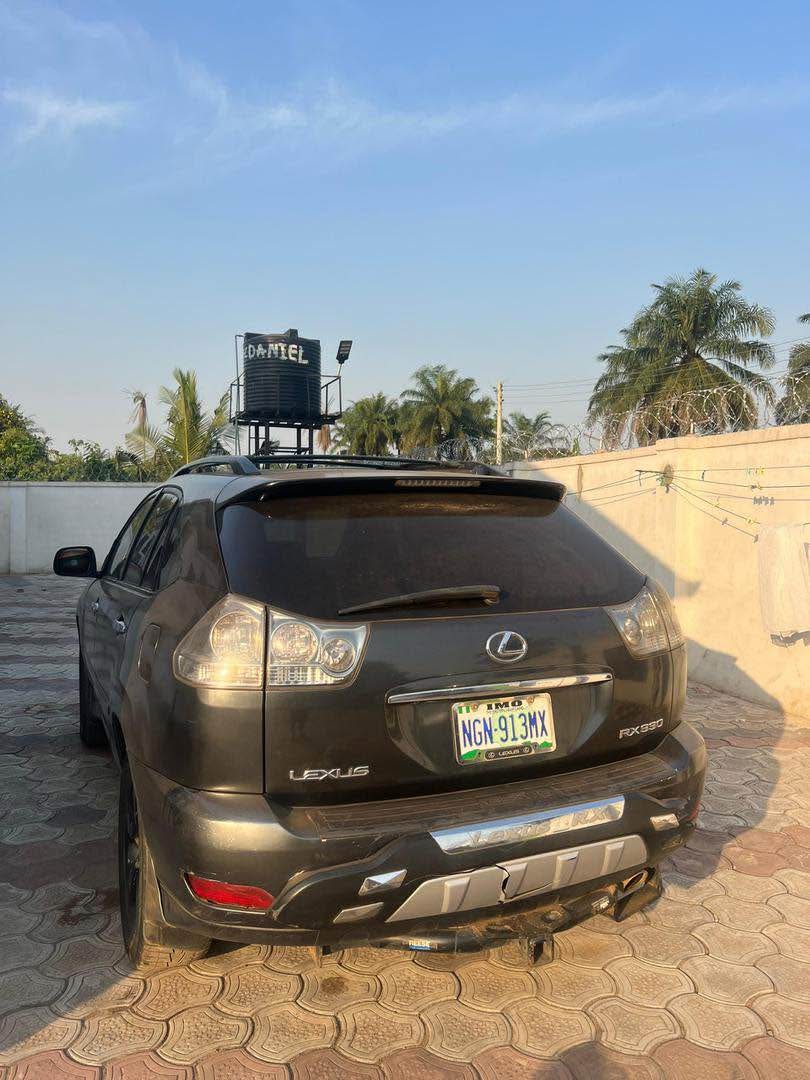 A picture of Lexus rx330
