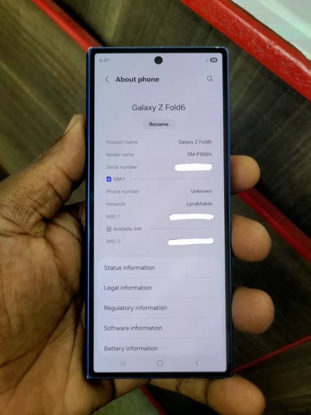 A picture of Samsung galaxy fold 6 5G 512gb 12gbram clear cameras Faulty