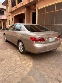 A picture of Lexus ES330