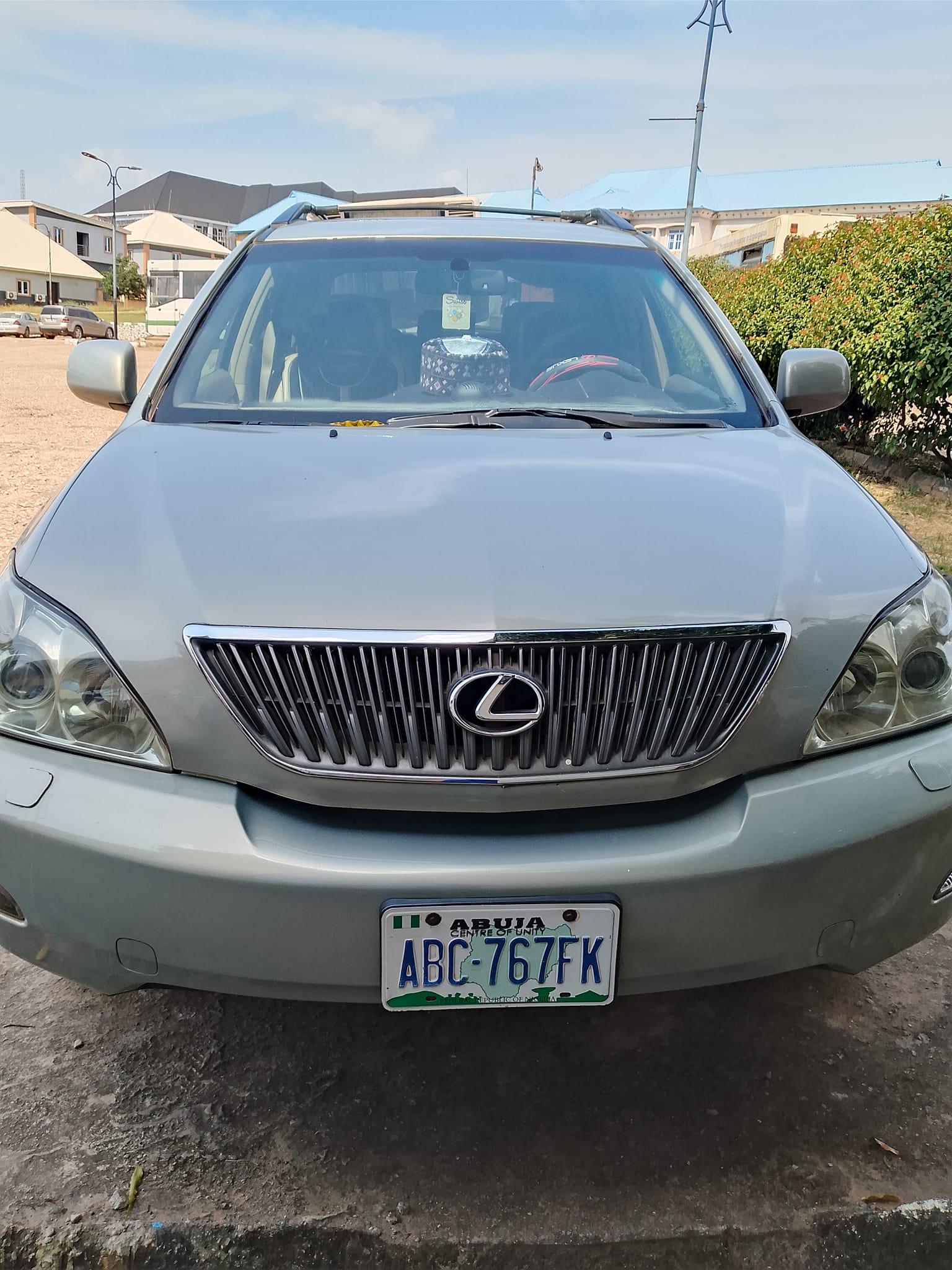 A picture of Sharp Lexus Rx 350