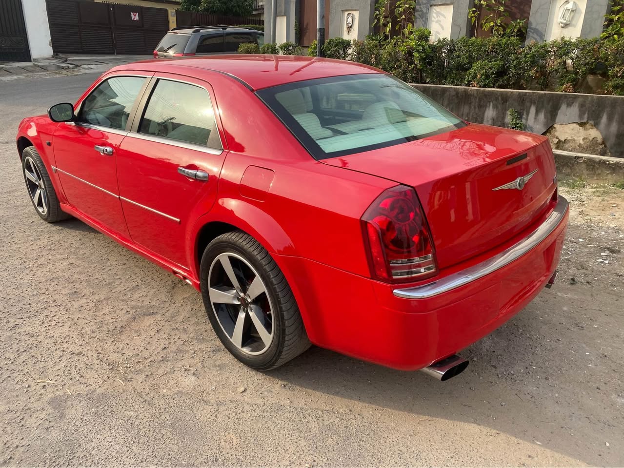 A picture of Chrysler 300 LIMITED.