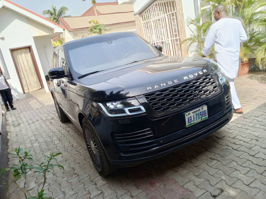 A picture of Distress 2014 Belgium Grad Range Rover