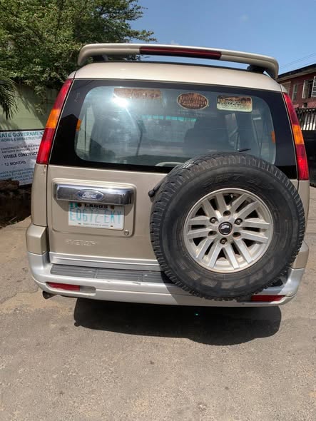 A picture of Clean Used Ford Everest Manual Drive With Auxiliary