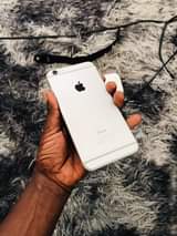 A picture of iPhone 6 gb64 no finga