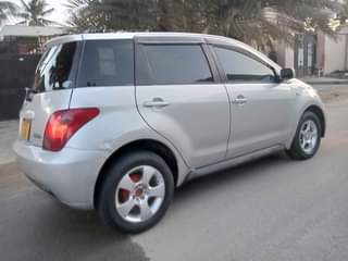 A picture of Toyota Ist on sale full file Full document price 7.7