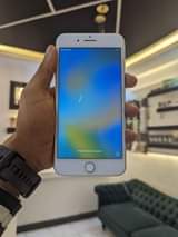 A picture of iPhone 8 64 kwa 340 000 tu