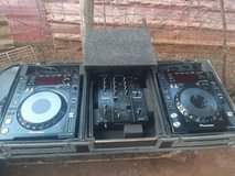 A picture of Pioneer cdj850k and Pioneer cdjm350 and case full set