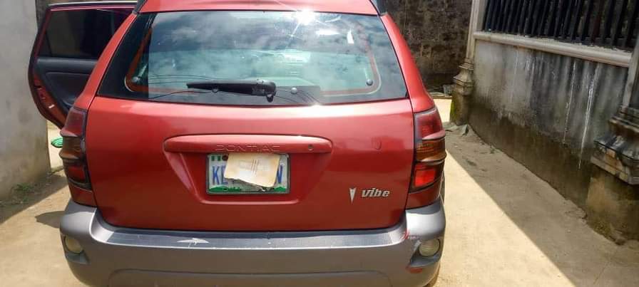 A picture of Price review to 3 8m Pontiac Vibe 04 for Sale