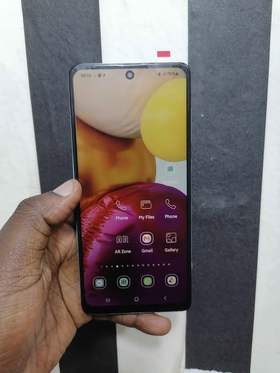 A picture of Samsung A71 intetnet 5g 128gb 6gb ram