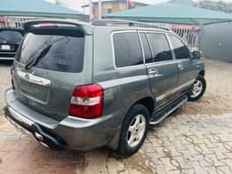 A picture of 2006 Toyota Highlander Registered but unused First body 3 row