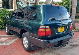 A picture of TOYOTA LANDCRUISER VX