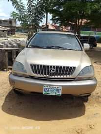 A picture of 2001 LEXUS RX 300 GOOD MACHINE
