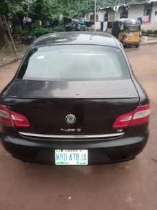 A picture of Skoda superb 011 model