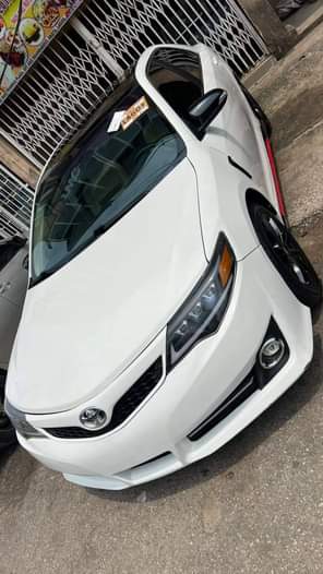 A picture of Foreign used 2013 model Toyota Camry 2013 XLE Remote Start
