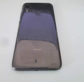 A picture of Redmi 7