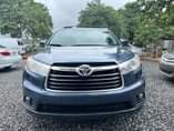 A picture of TOYOTA HIGHLANDER XLE AWD