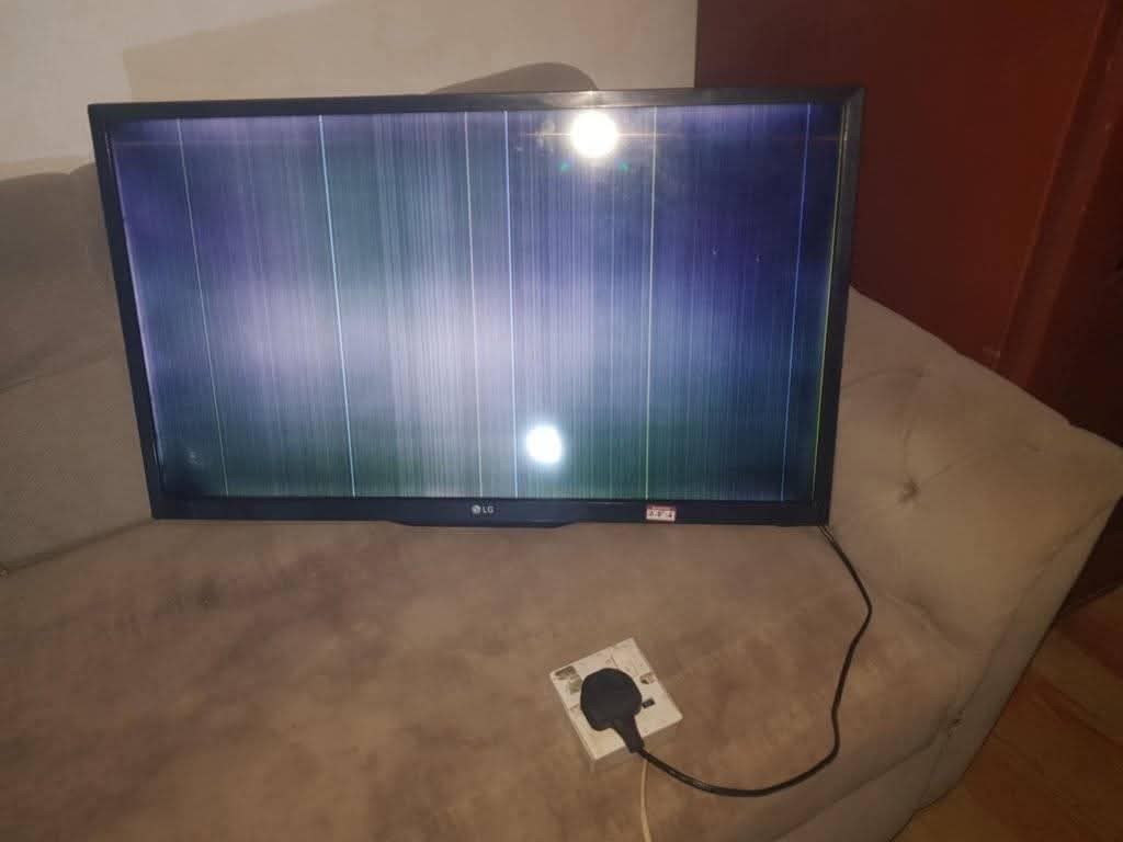 A picture of 32 inches LG tv