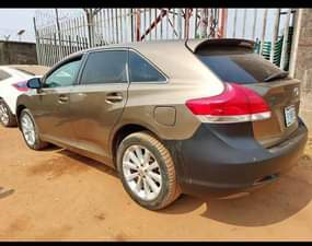 A picture of Toyota Venza 2010 4 plugs First body Buy and drive