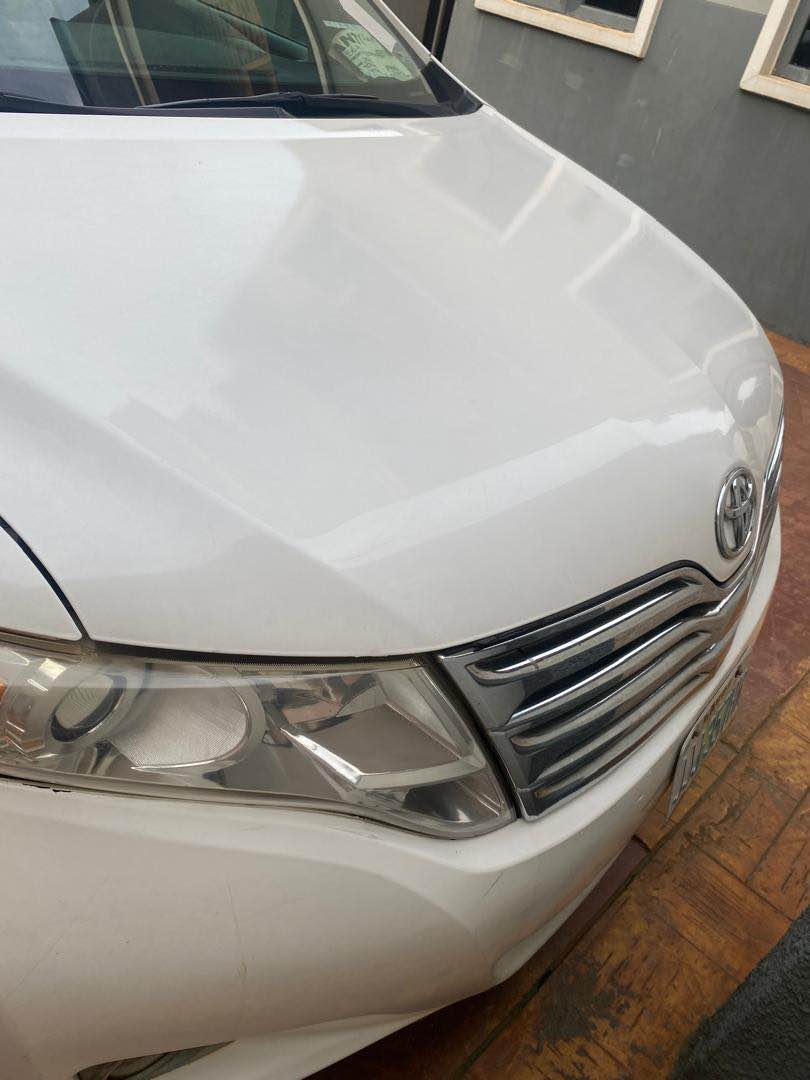 A picture of First body 2010 Toyota Venza