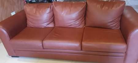 A picture of 7 seater sofa set