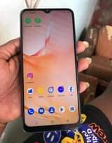 A picture of Redime 1 plus ram3 gb32 andred12 imenyooka chaji mkataba camera