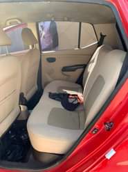 A picture of 2010 Hyundai i10 going for 2 5m settle 100k location