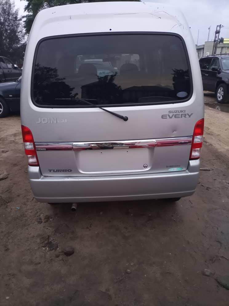 A picture of Suzuki mini bus