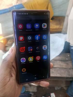 A picture of sumsung note 10