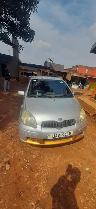 A picture of Toyota vitz UGX 9 000 000