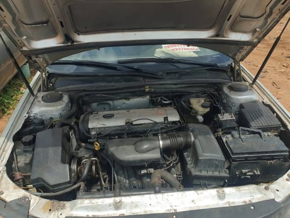 A picture of Peugeot 406 Salon