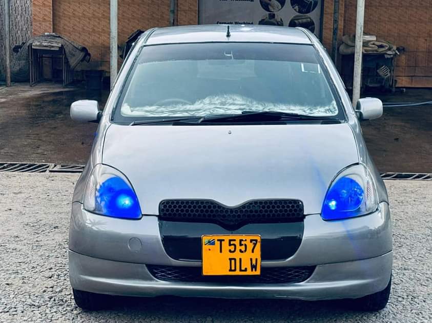 A picture of VITZ OLD