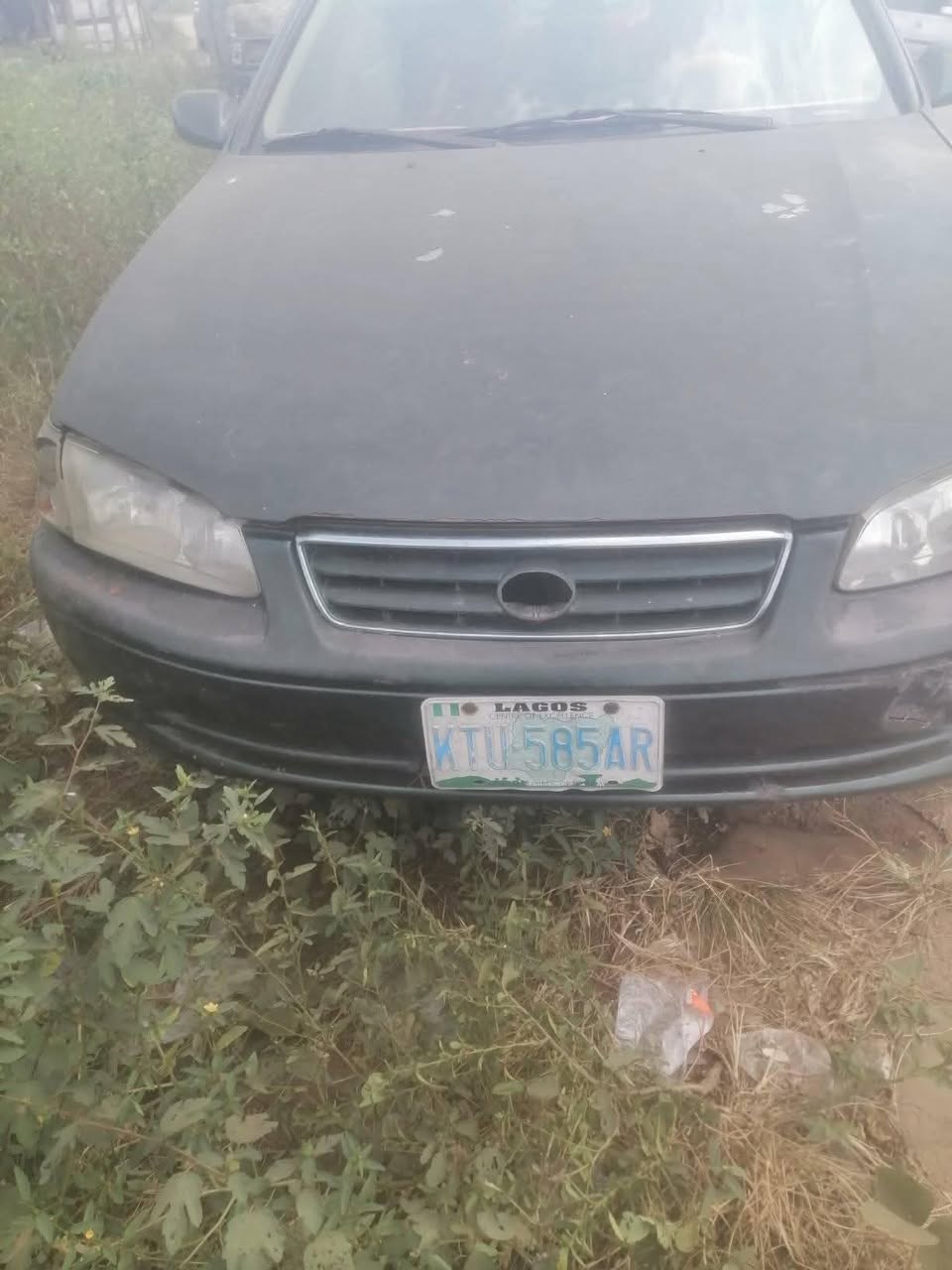 A picture of 2001 Toyota camry