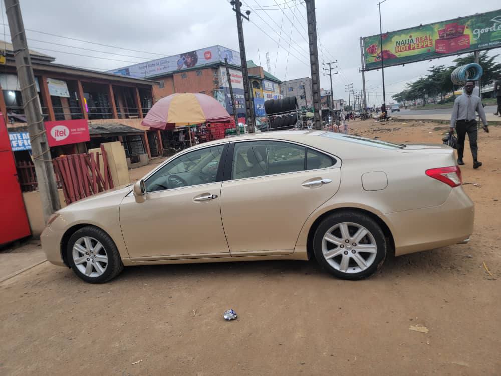 A picture of Lexus ES 350