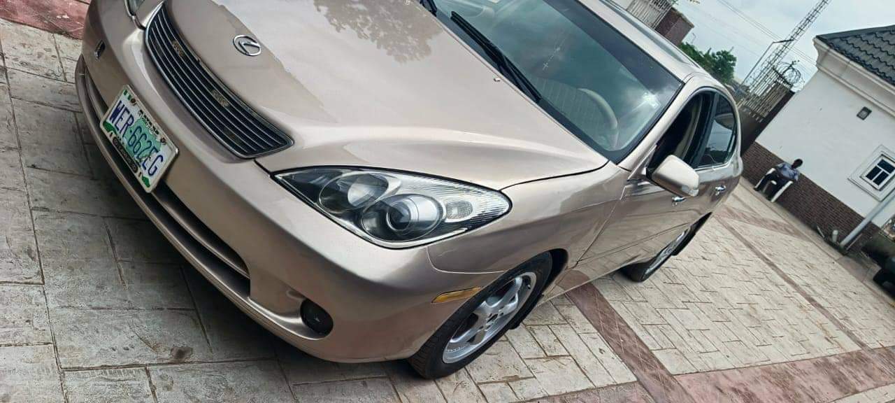 A picture of 2006 Lexus rx 330