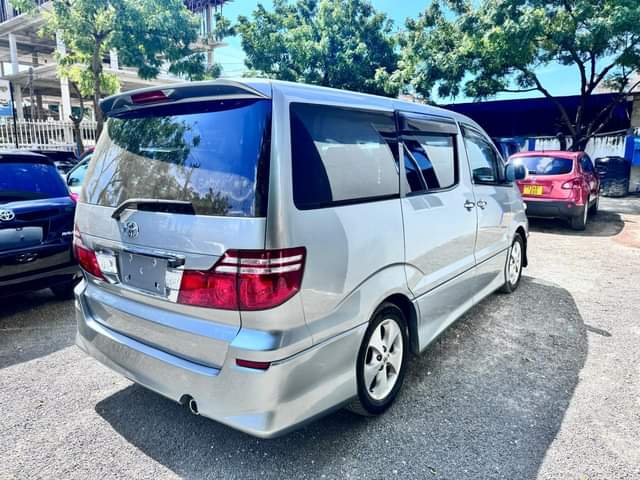 A picture of TOYOTA ALPHARD